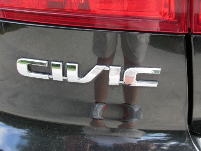 Honda Civic 2005 photo 2