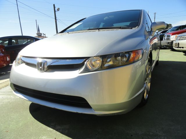 Honda Civic 2dr Reg Cab 120.5 WB Sedan