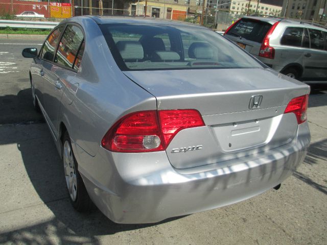 Honda Civic 2dr Reg Cab 120.5 WB Sedan