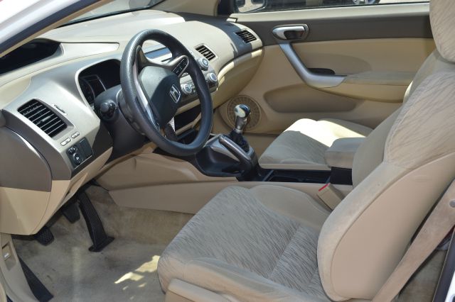 Honda Civic 4DR SE Coupe