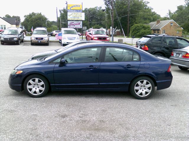 Honda Civic 2dr Reg Cab 120.5 WB Sedan