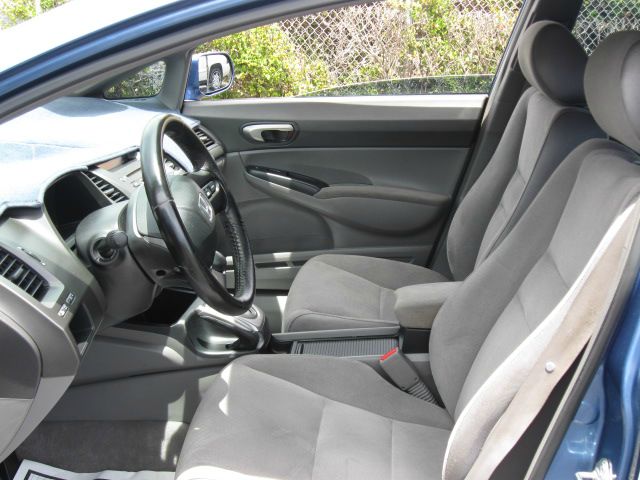 Honda Civic 2dr Reg Cab 120.5 WB Sedan