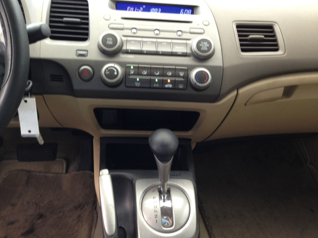 Honda Civic 2dr Reg Cab 120.5 WB Sedan