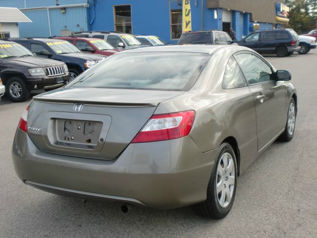 Honda Civic 2dr Reg Cab 120.5 WB Coupe