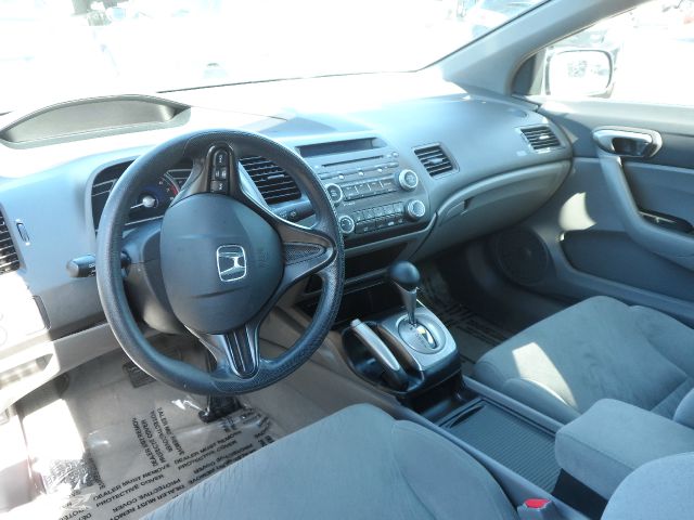 Honda Civic 2dr Reg Cab 120.5 WB Coupe