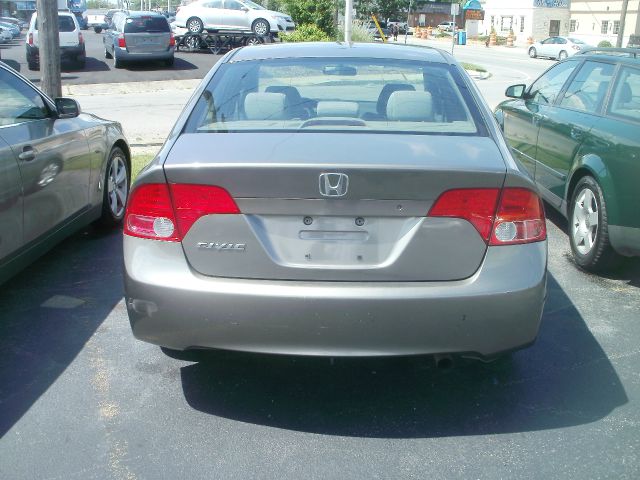 Honda Civic 2dr Reg Cab 120.5 WB Sedan