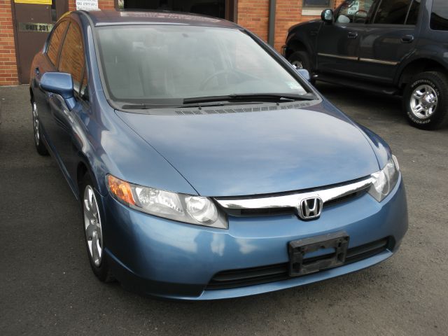 Honda Civic 2dr Reg Cab 120.5 WB Sedan
