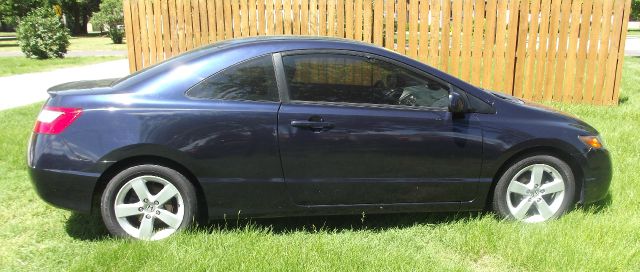 Honda Civic 2dr Reg Cab 120.5 WB Coupe