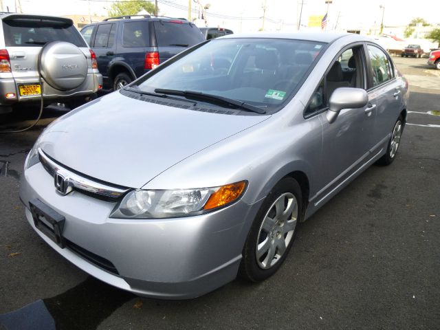 Honda Civic 2dr Reg Cab 120.5 WB Sedan