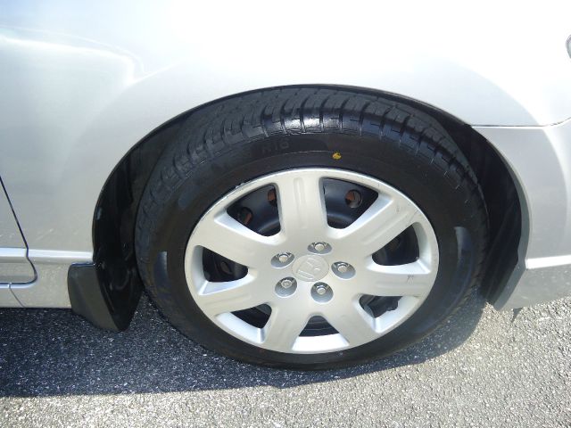 Honda Civic 2dr Reg Cab 120.5 WB Sedan