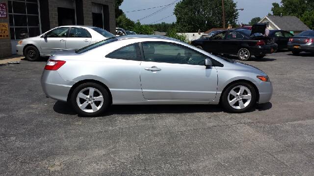 Honda Civic 2dr Reg Cab 120.5 WB Coupe