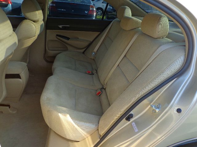 Honda Civic 2dr Reg Cab 120.5 WB Sedan