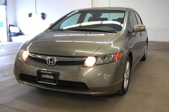 Honda Civic LS 2WD Sedan