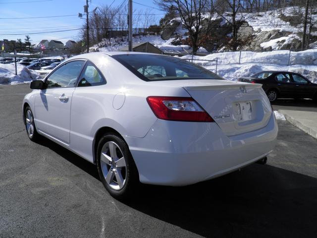 Honda Civic 4DR SE Coupe