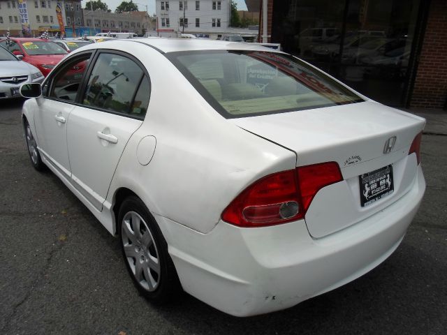 Honda Civic 2dr Reg Cab 120.5 WB Sedan