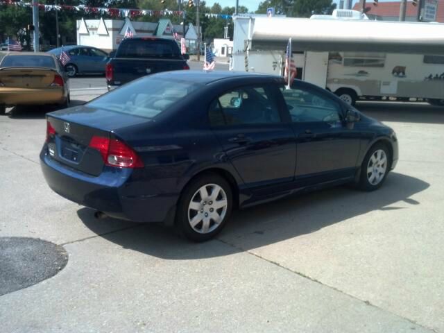 Honda Civic 2dr Reg Cab 120.5 WB Sedan