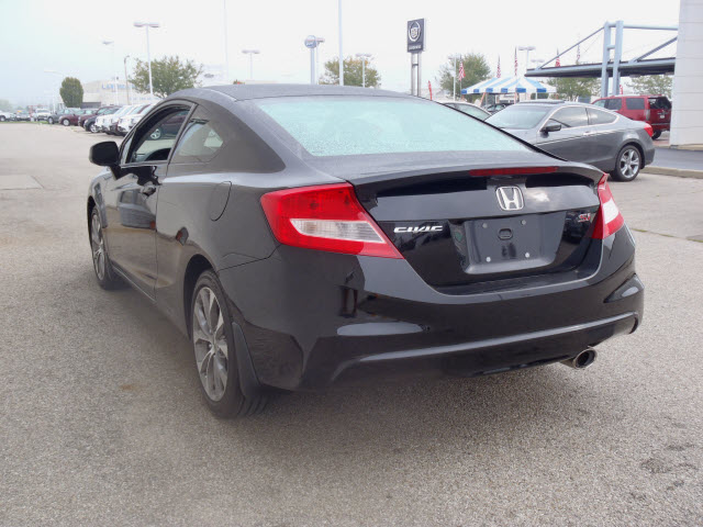 Honda Civic 2012 photo 4