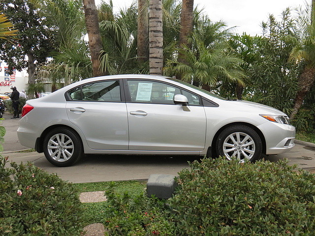 Honda Civic 2012 photo 1