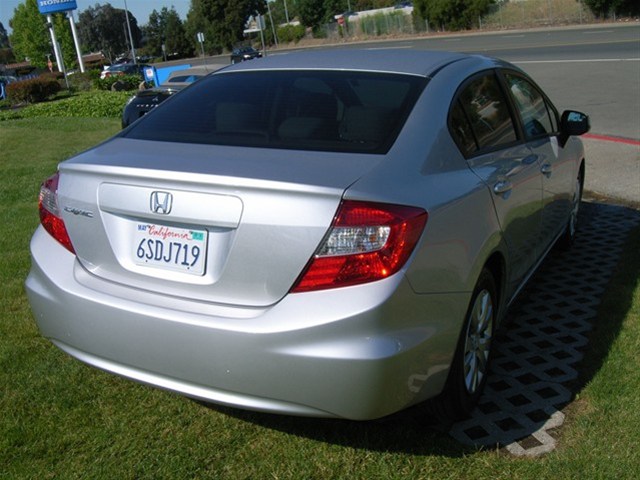 Honda Civic 2012 photo 3