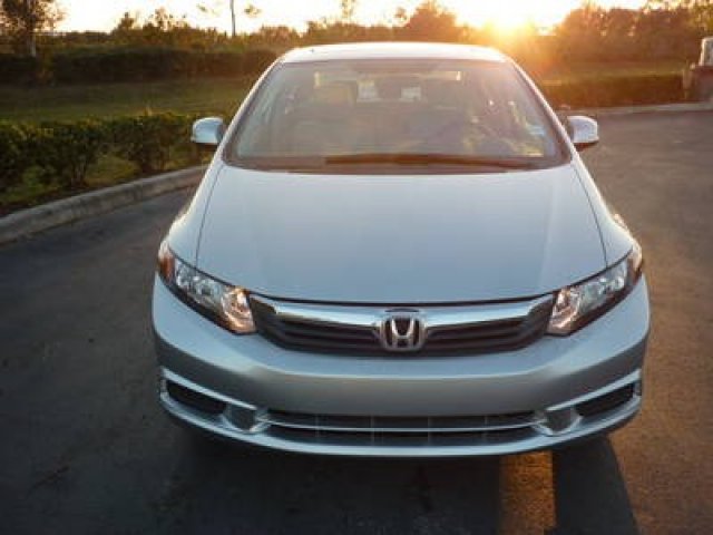 Honda Civic 2012 photo 2