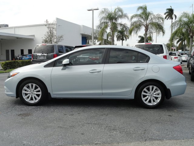 Honda Civic 2012 photo 1