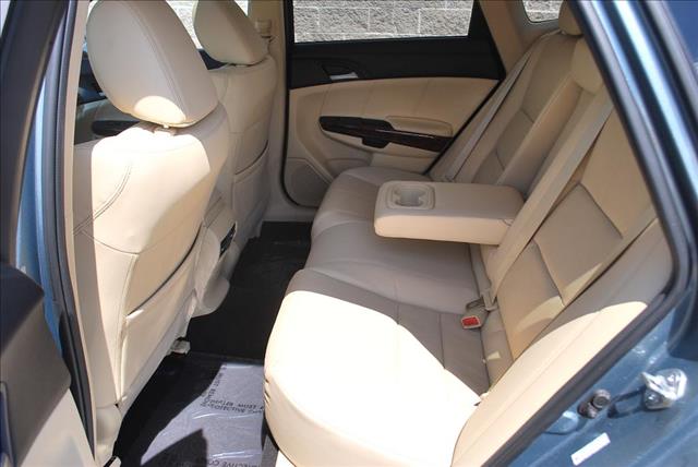 Honda Crosstour 2012 photo 11