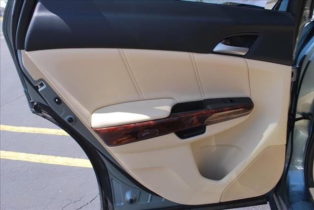 Honda Crosstour 2012 photo 12