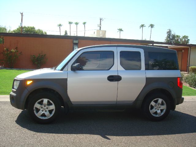Honda Element 2003 photo 2