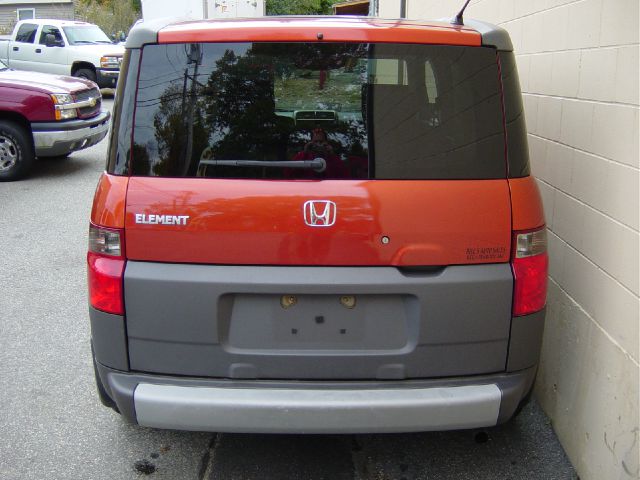 Honda Element 2003 photo 2
