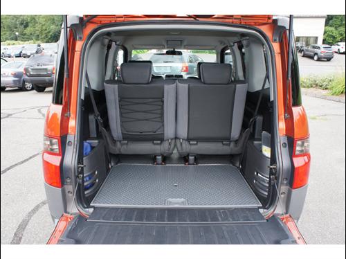 Honda Element 2004 photo 2