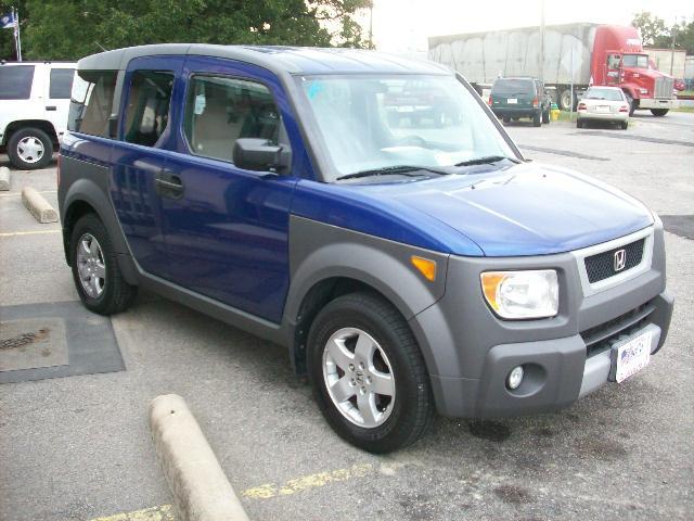 Honda Element 2004 photo 2