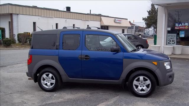Honda Element 2004 photo 2