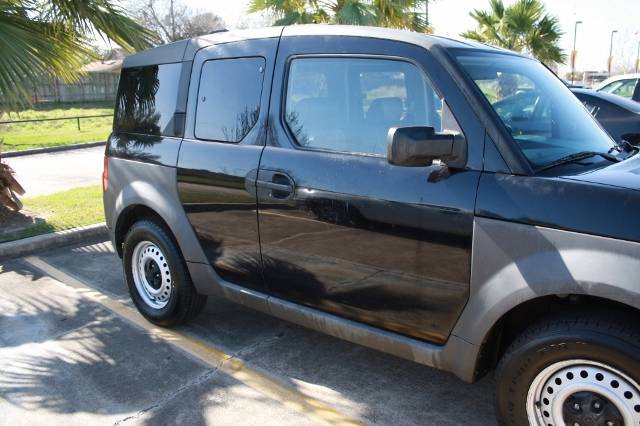 Honda Element 2004 photo 3