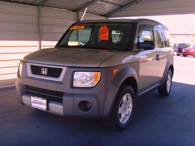 Honda Element 2004 photo 2
