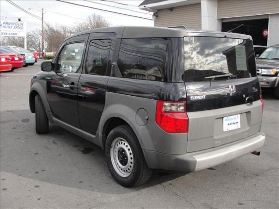 Honda Element 2004 photo 2