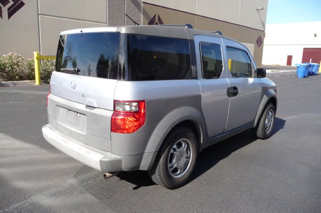 Honda Element 2004 photo 1