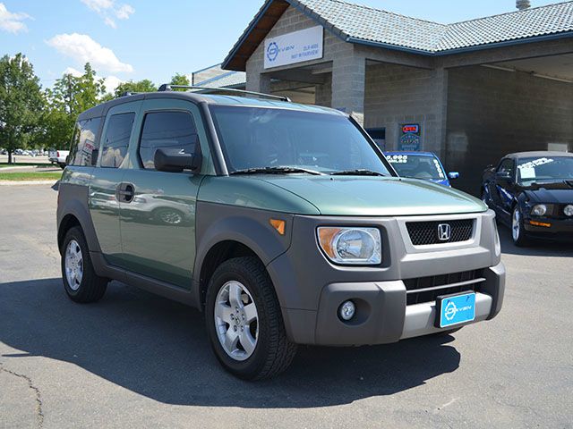 Honda Element 2004 photo 2