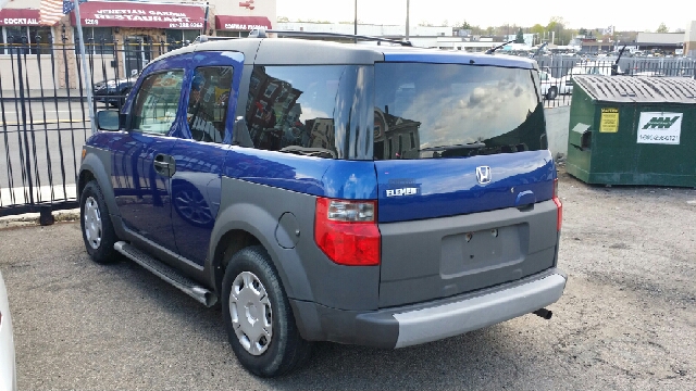 Honda Element 2004 photo 2