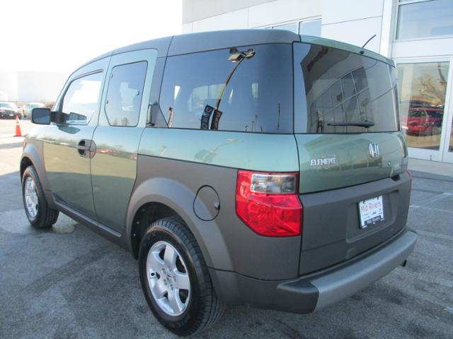 Honda Element 2004 photo 2