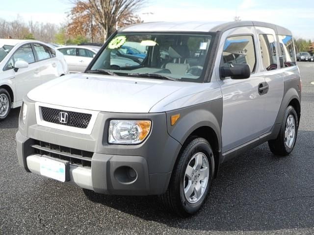 Honda Element 2004 photo 2
