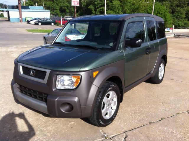 Honda Element 2004 photo 2