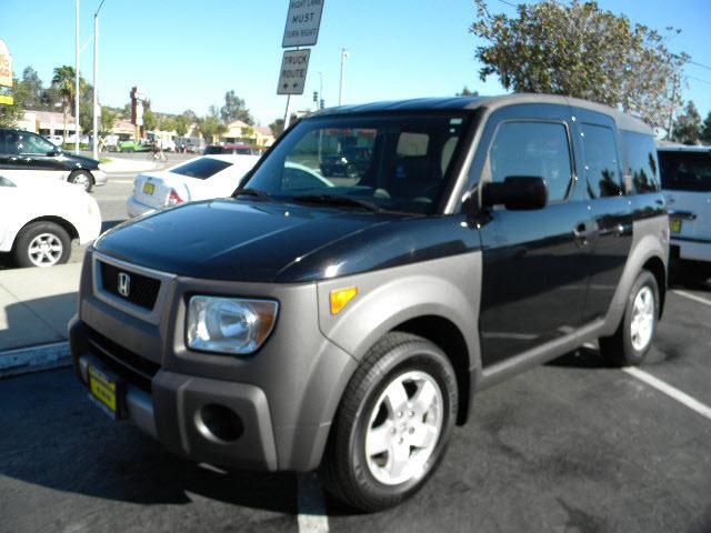 Honda Element 2004 photo 2