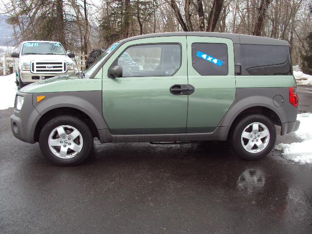 Honda Element 2004 photo 1