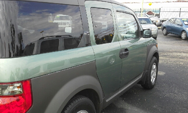 Honda Element 2004 photo 4