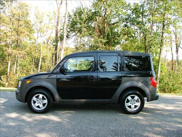 Honda Element 2004 photo 2