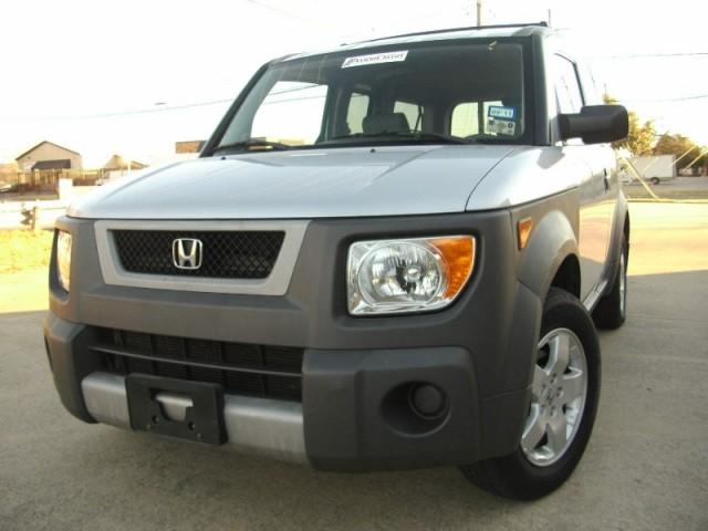 Honda Element 2004 photo 2