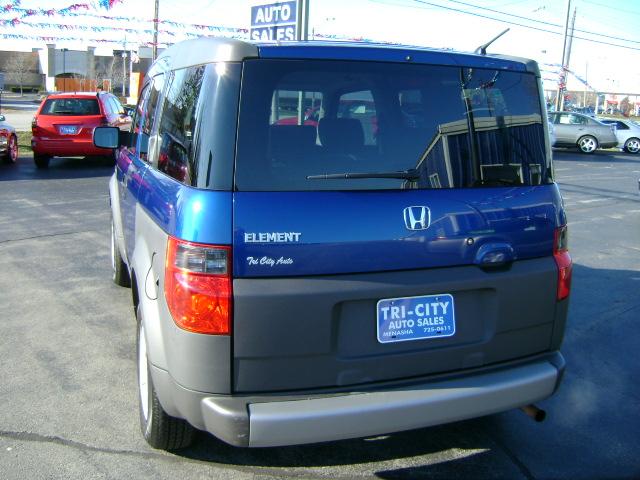 Honda Element 2004 photo 2