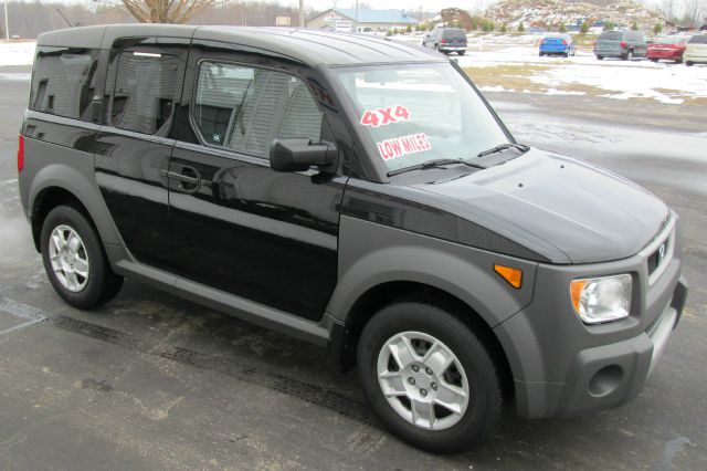 Honda Element 2005 photo 2