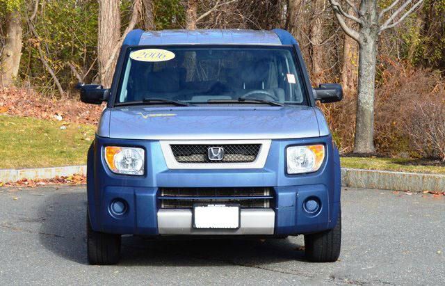 Honda Element Crew Cab 126.0 WB LS SUV