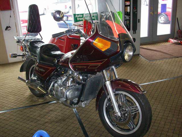 Honda GL1100 1982 photo 4